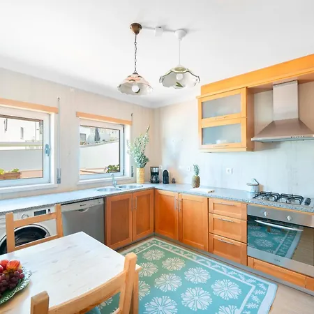 別荘 Nativo Big Wave Front Row 2br ナザレ