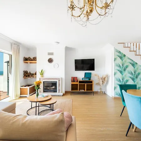Big Wave Front Row - Two Bedroom Vakantiehuis *